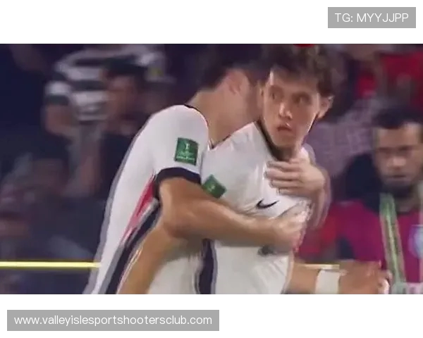 神奇小子李小恒帽子戏法加补时绝杀助中国香港逆转取胜 神奇小子李小恒帽子戏法加补时绝杀助中国香港逆转取胜