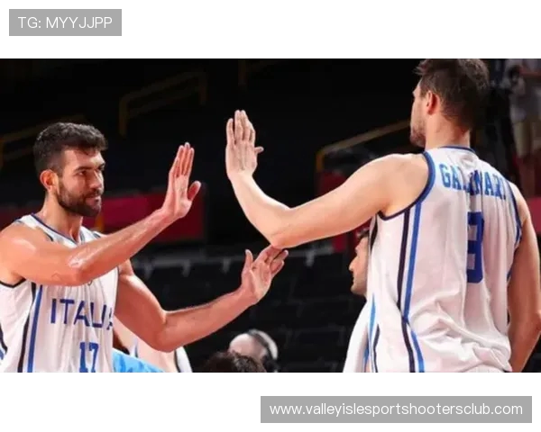 Lee Judges建议拉亚来球场与球迷一同庆祝胜利时刻 Lee Judges建议拉亚来球场与球迷一同庆祝胜利时刻